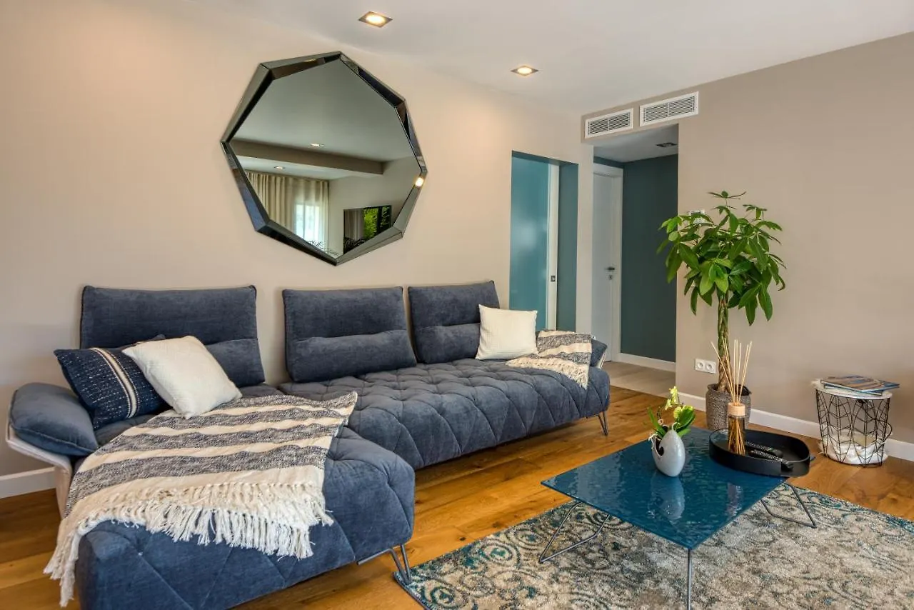Ground Floor Villa Graziella 200 M From The Beach Èze