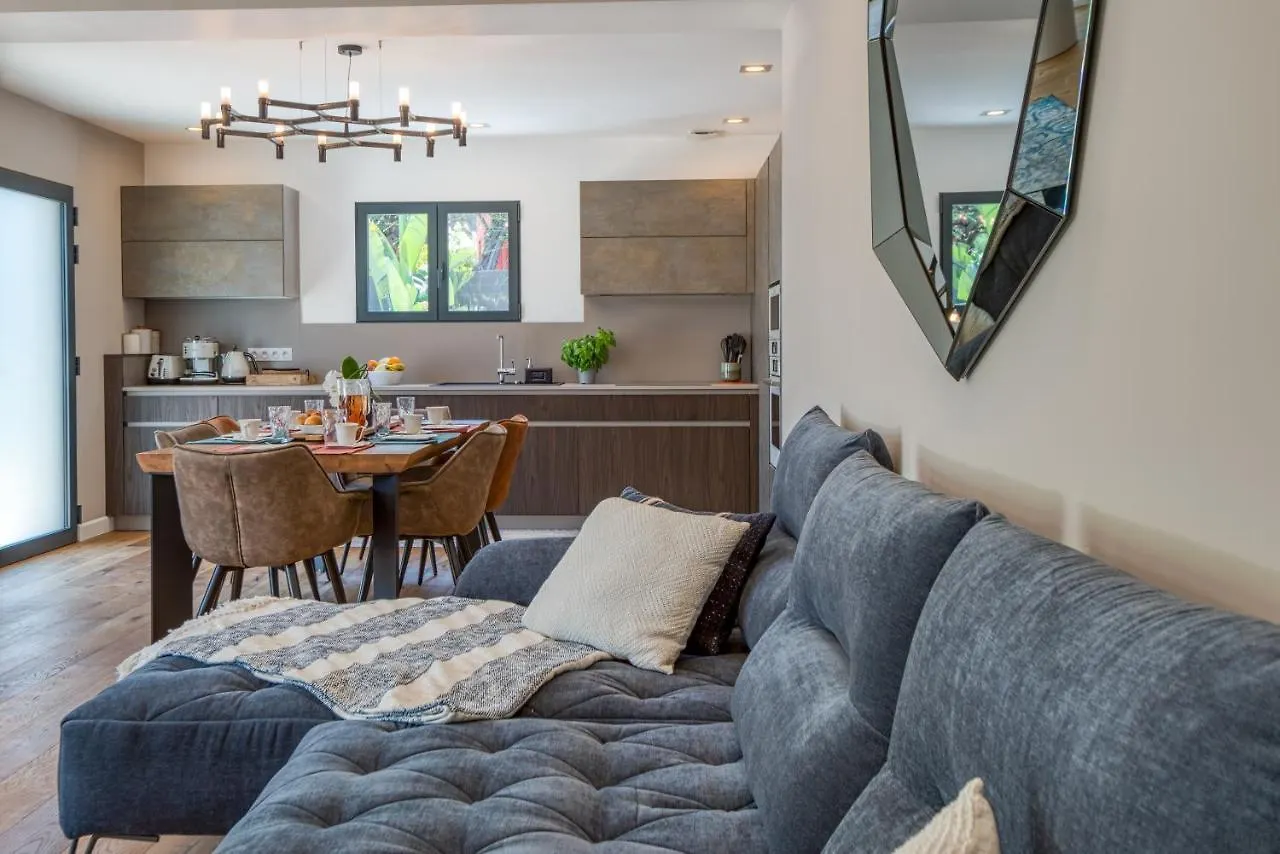 Ground Floor Villa Graziella 200 M From The Beach Èze