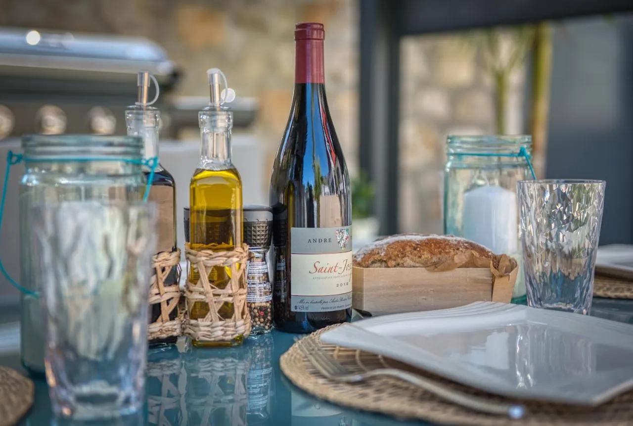 Ground Floor Villa Graziella 200 M From The Beach Eze