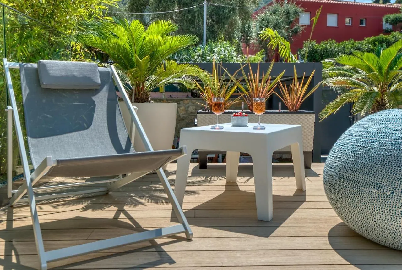 Ground Floor Villa Graziella 200 M From The Beach Eze