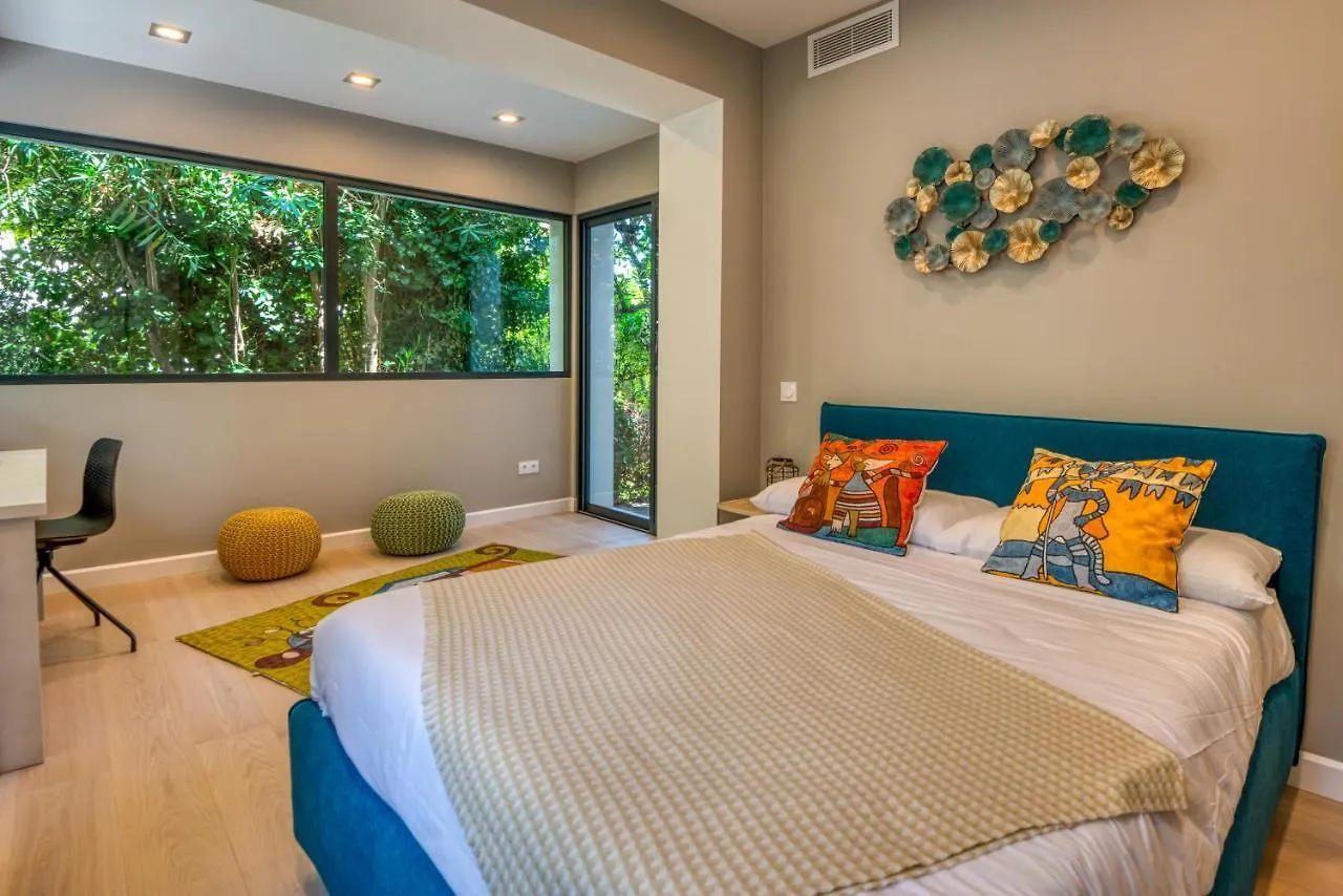 Ground Floor Villa Graziella 200 M From The Beach Eze