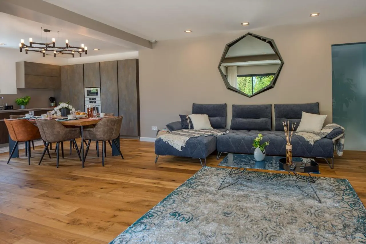 Ground Floor Villa Graziella 200 M From The Beach Eze