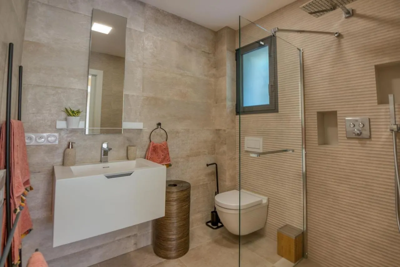 Ground Floor Villa Graziella 200 M From The Beach Eze France