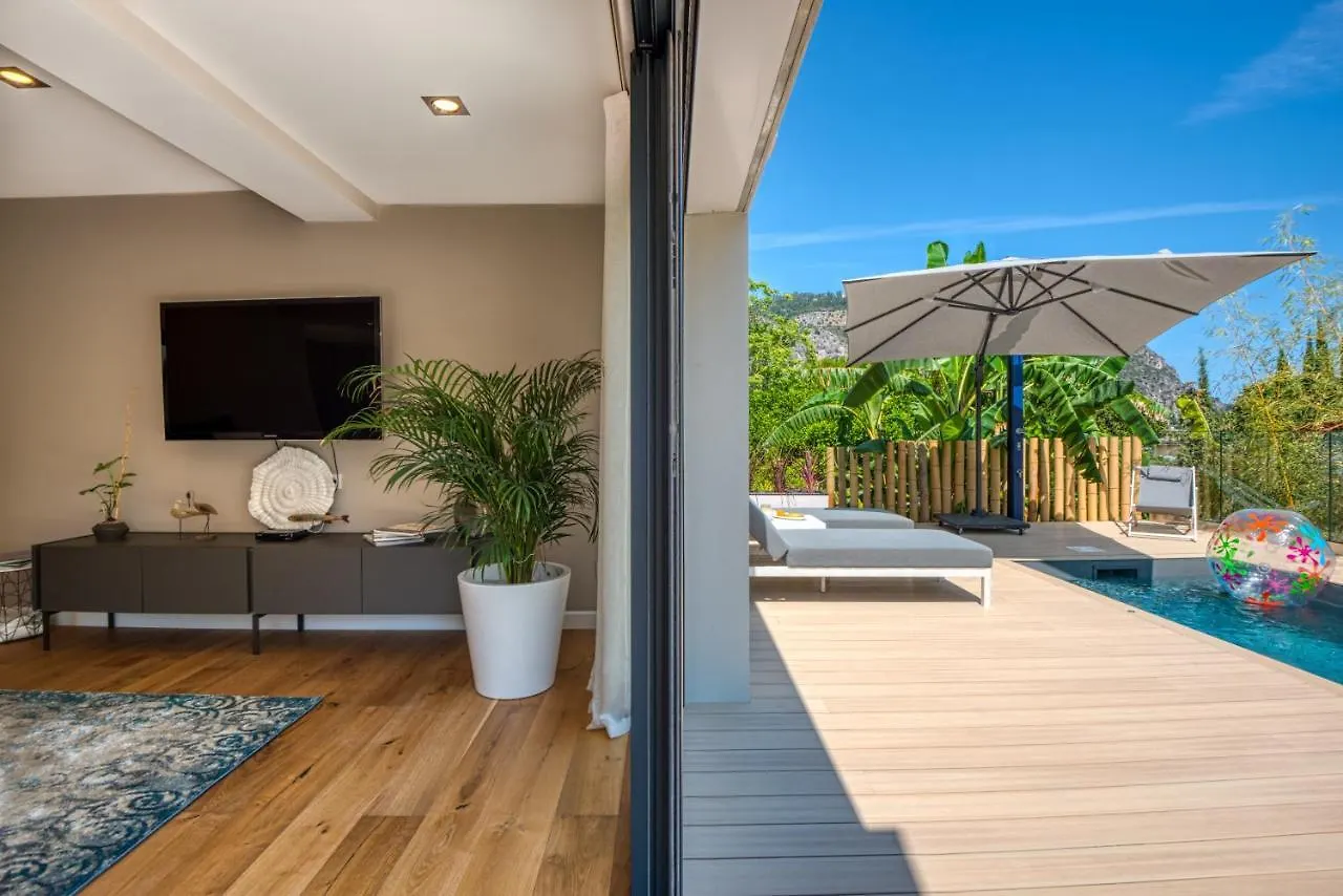 Ground Floor Villa Graziella 200 M From The Beach Eze